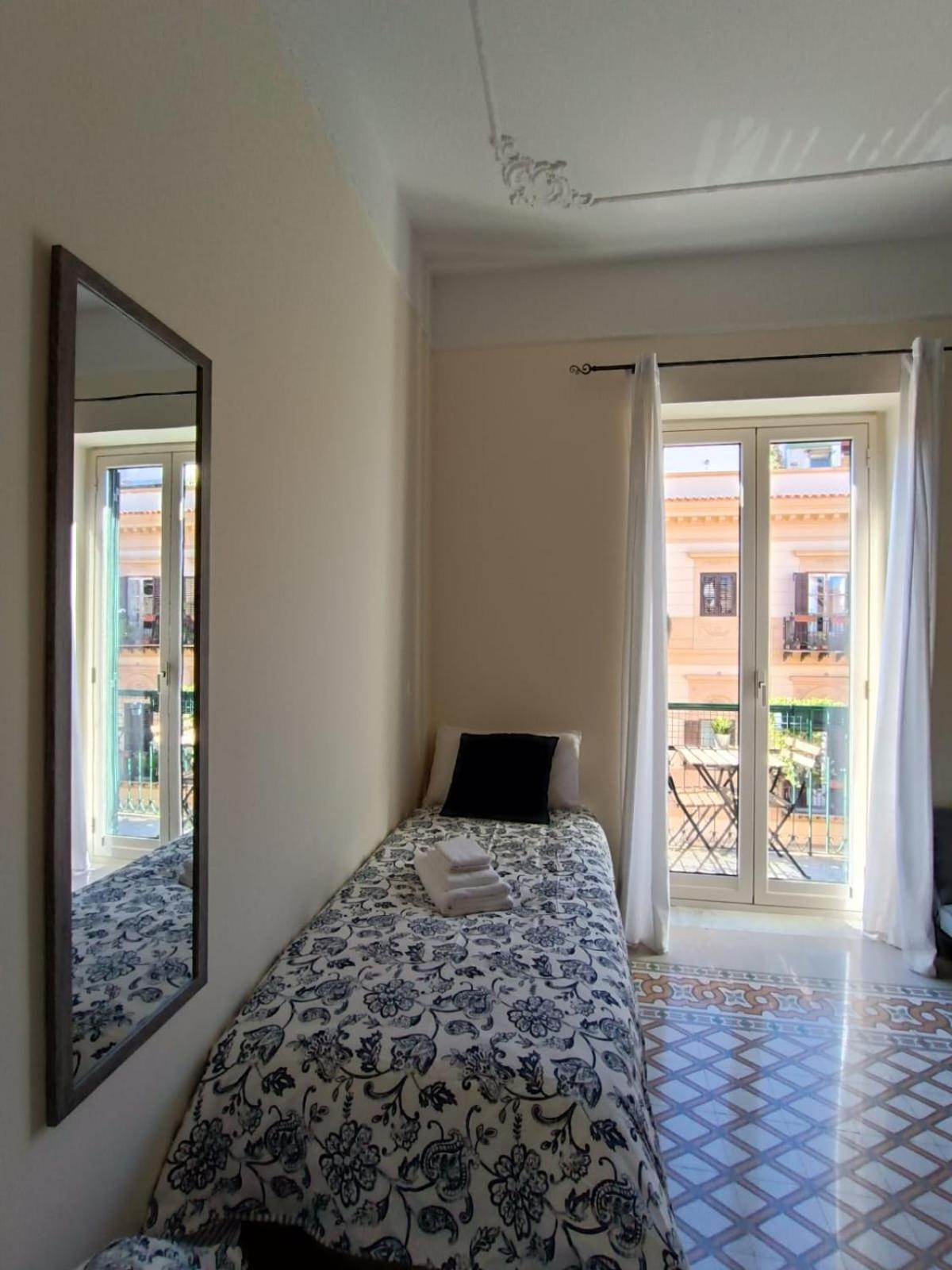 Room Sixty One Палермо Экстерьер фото