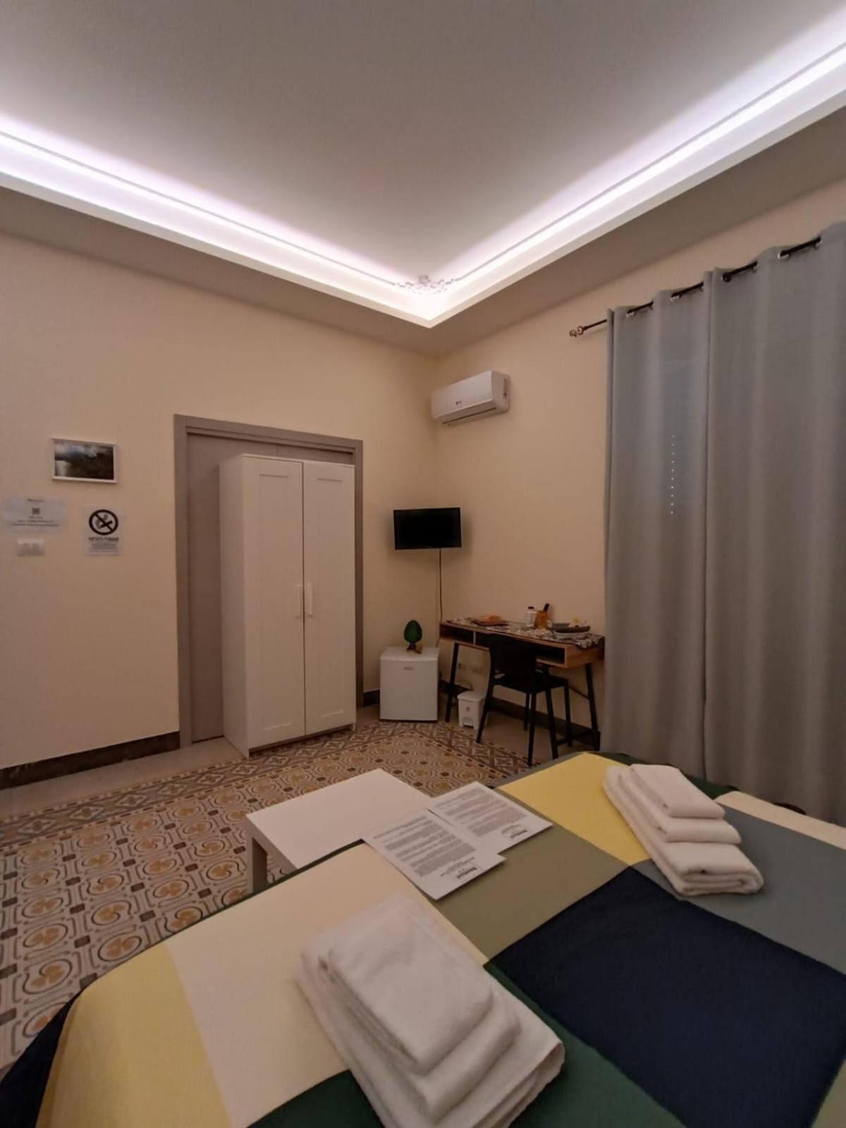 Room Sixty One Палермо Экстерьер фото